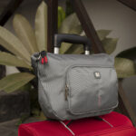 Torba na rame ženska 30x20x9 cm Central siva Gabol | PackUP Torba na rame ženska 30x20x9 cm Central siva Gabol