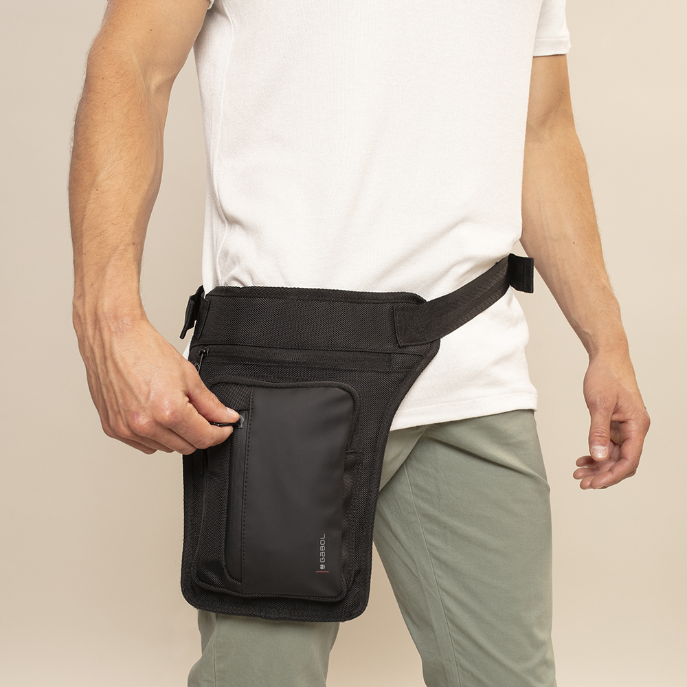 torbica-za-nosenje-oko-noge-32x32x1-cm-aston-crna-gabol | PackUP