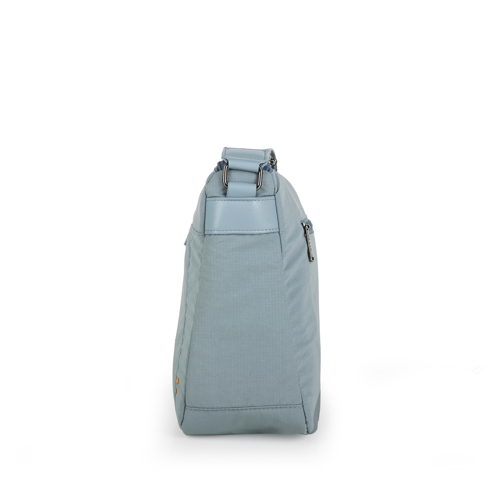 Nerea-zenska-torba-30x24x11-cm-azurno-plava-1 | PackUP